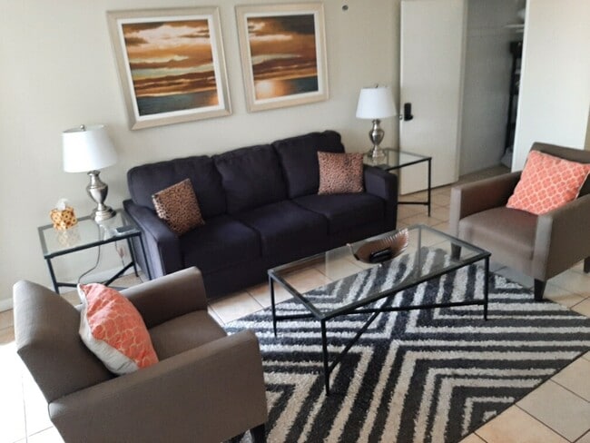 Building Photo - 12585 Maui Way Unit A