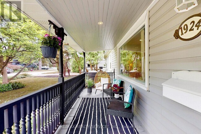 Photo - 1924 Balsam Ave