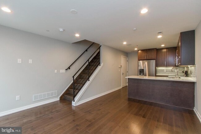 Photo - 908 S 21st St Unit B