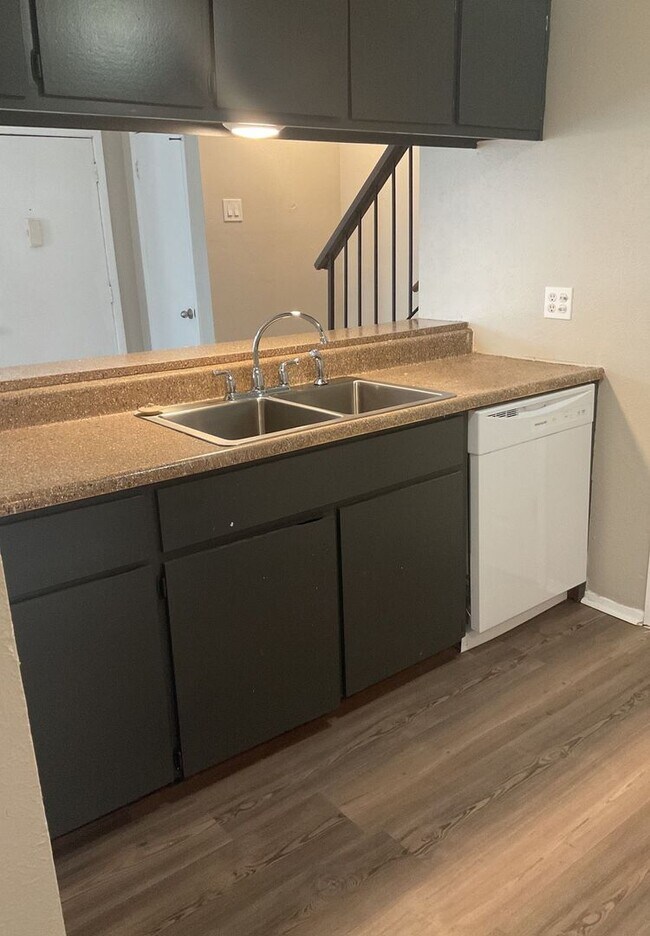 Photo - COMING SOON! Unit 4505 Westcliff Road - B