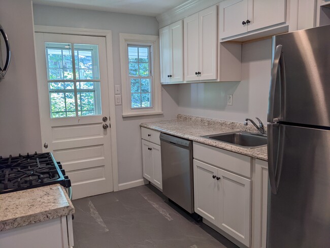 Kitchen - 208 Easterly Pky House