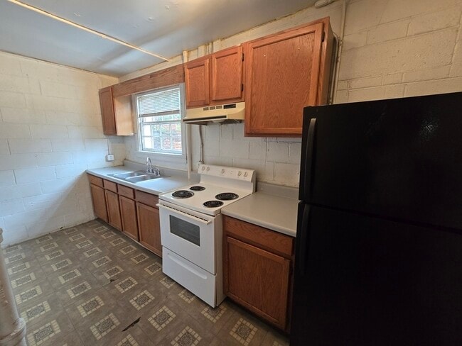 1103 W Franklin St