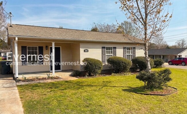 Building Photo - 3002 Sonya Dr NW