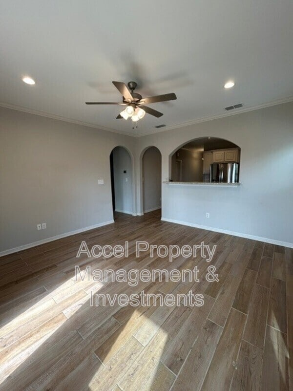 Photo - 8410 N 33rd Ln