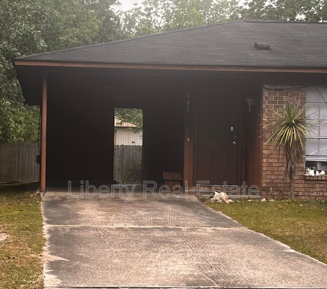 Building Photo - 991 Live Oak Dr