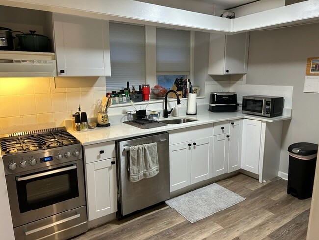 Photo - 569 Franklin St Apartment Unit 7