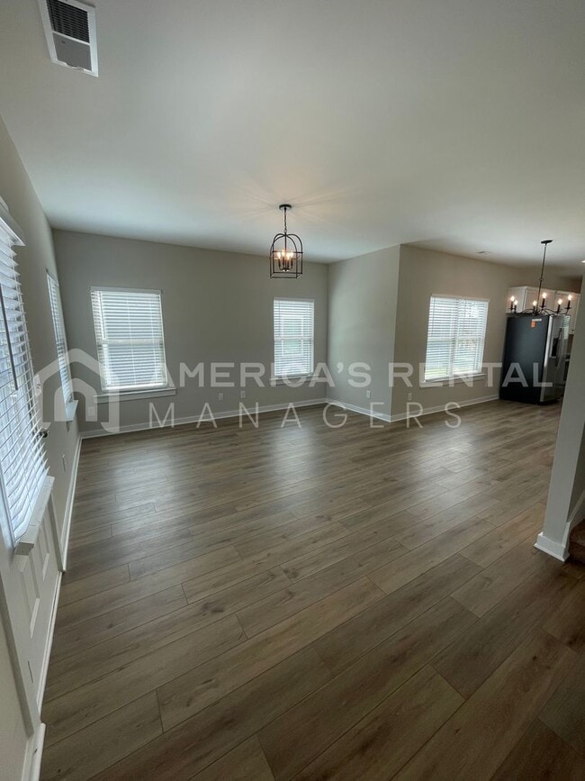 151 Kings Wy