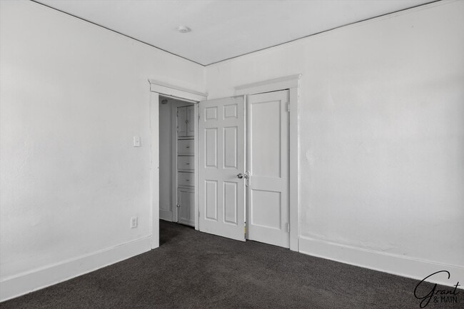 Photo - 74-74 Pilgrim St