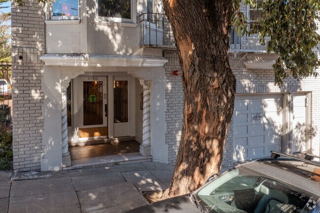 Entrance - 1760 Golden Gate