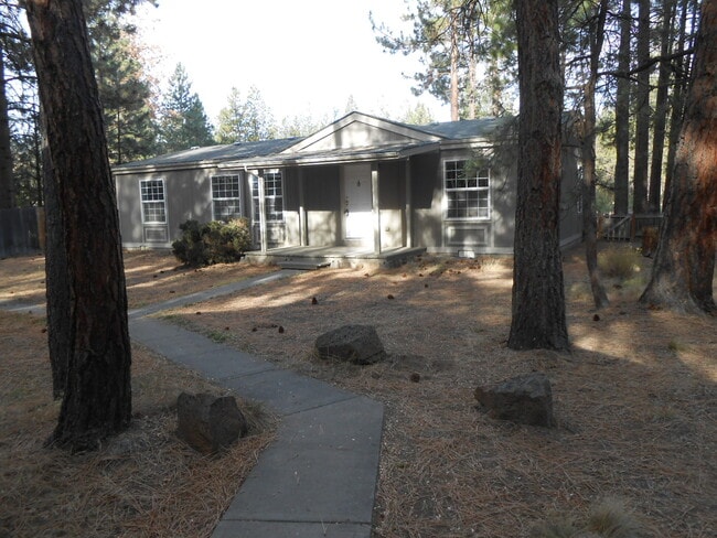 Building Photo - 19542 River Woods Dr
