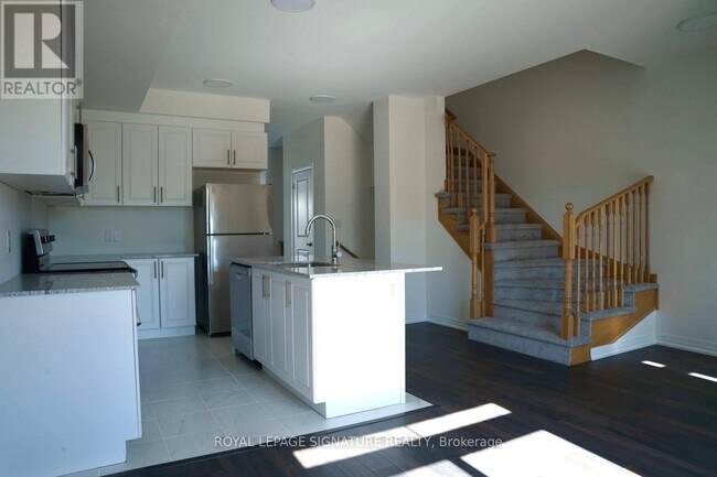 Photo - 75 Sidney Rose Cmn