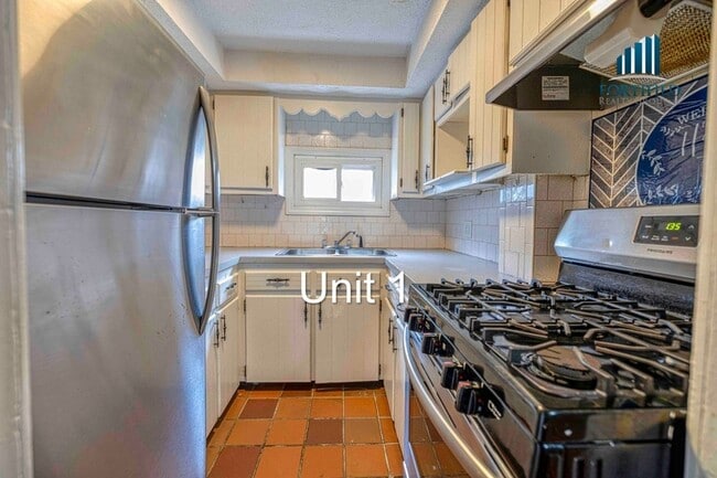 Photo - 318 Broadway