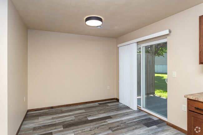 2BR, 2BA - 1,137SF - Dining Room