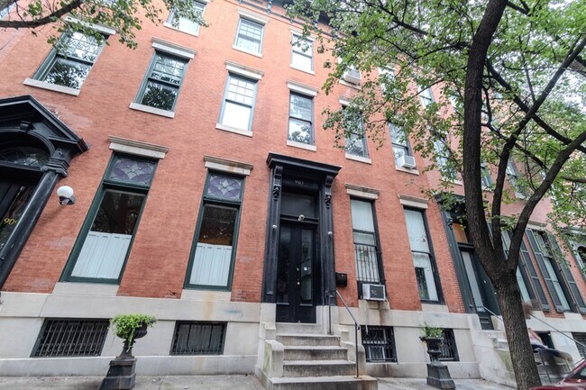 Building Photo - 907 St Paul St Unit 1R -