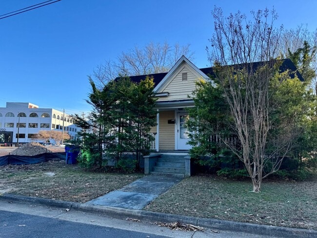 Photo - 2207 Roberts St