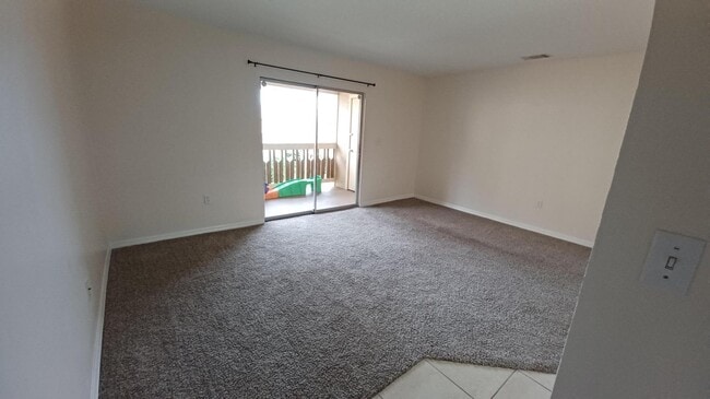 Photo - 280 Ulster Ln