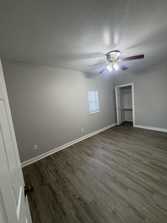 Photo - 3910 Deodar St Unidad 2nd floor