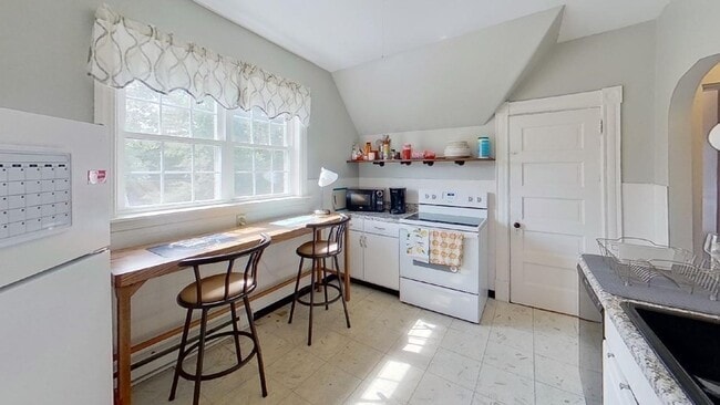 Photo - 25 Williams St Unit 3