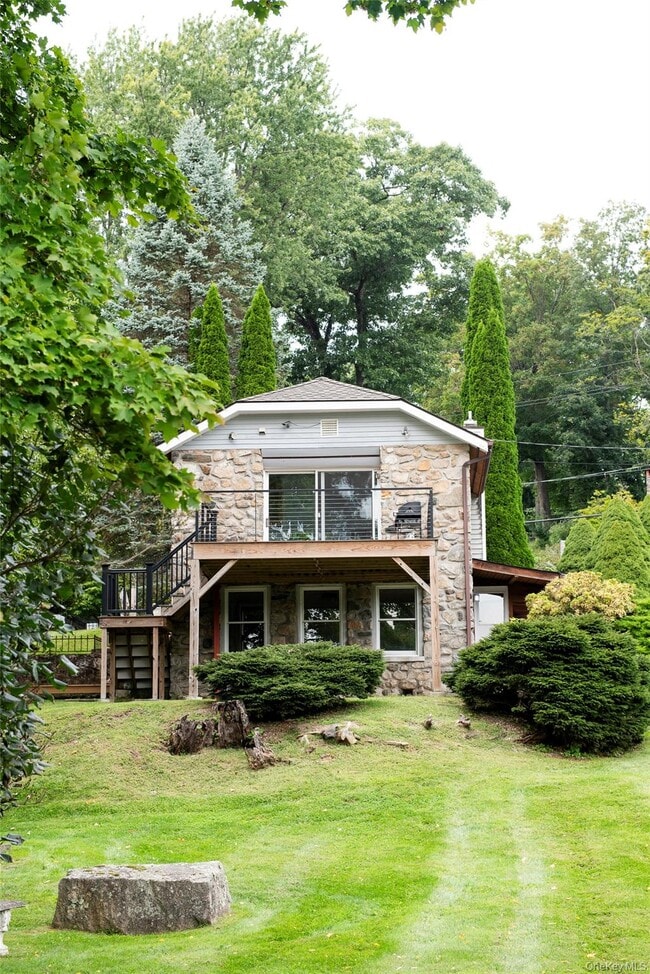 112 W Lake Blvd