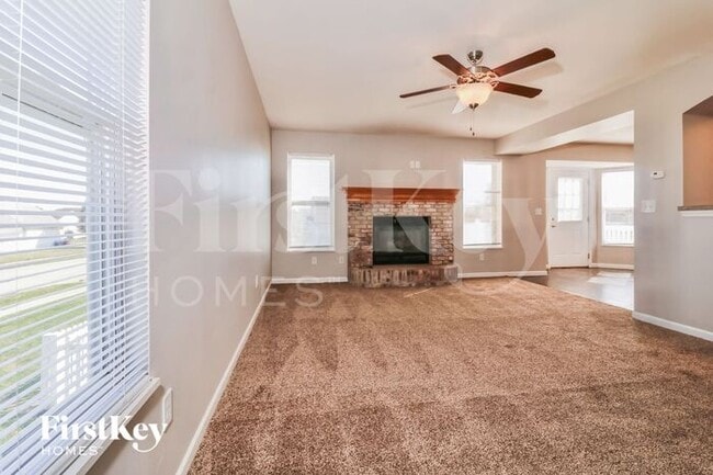 Photo - 328 Stone Village Dr