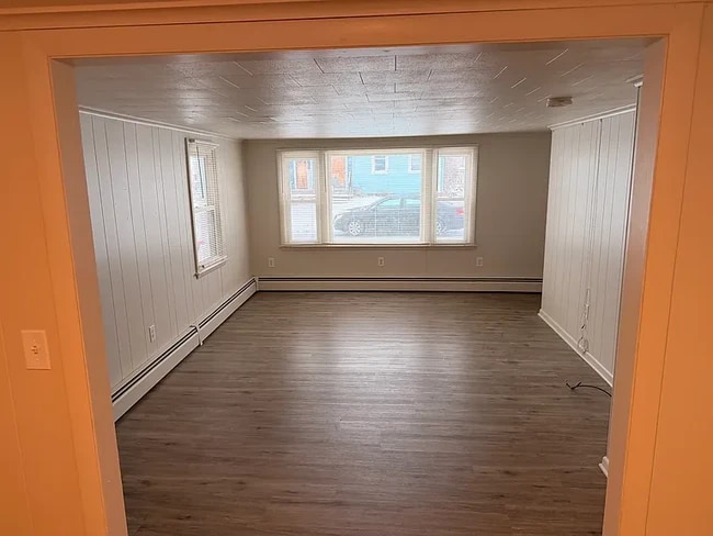 Living room - 39 Green St Unit 101