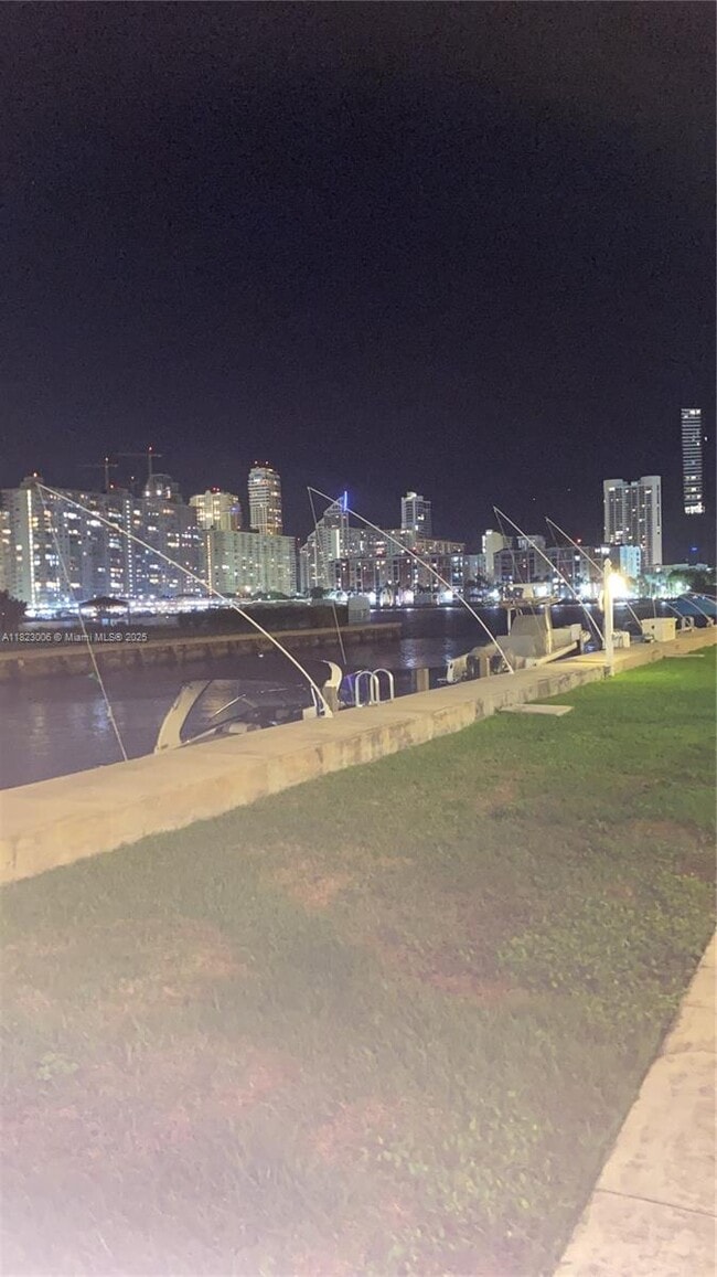 Photo - 3923 NE 166th St Unidad N-106