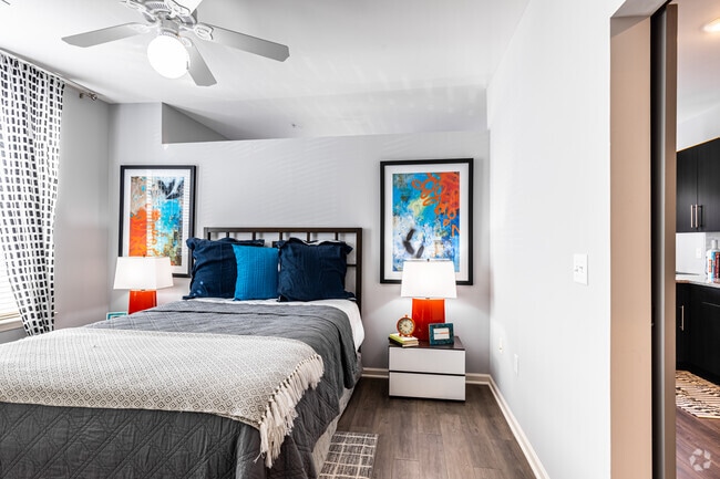 1BR, 1BA - 640SF