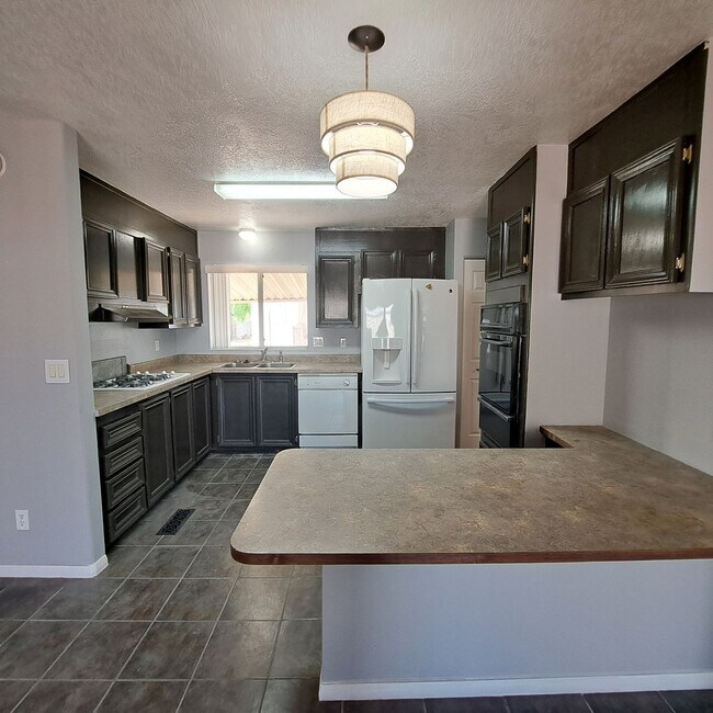 5033 Sitka Ln