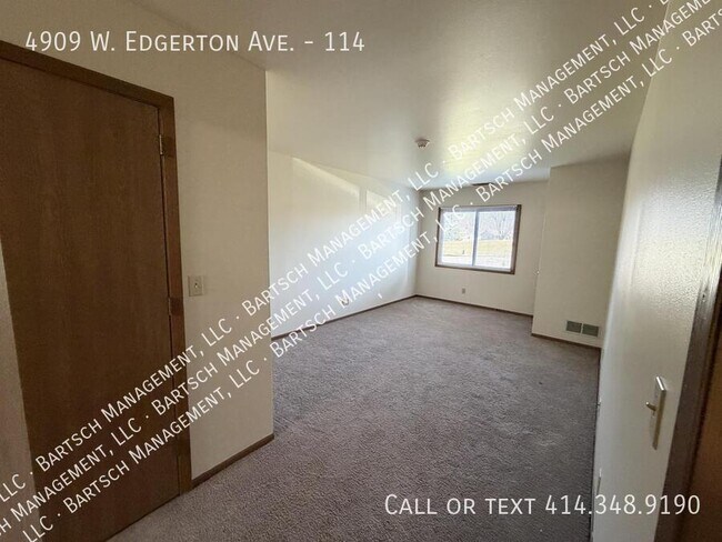 Photo - 4909 W Edgerton Ave Unidad 114