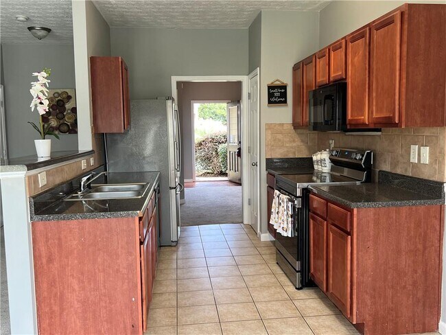 Photo - 58 Providence Run Ct SE