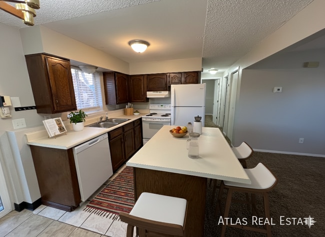 Photo - 730 Swope Ave Unidad C