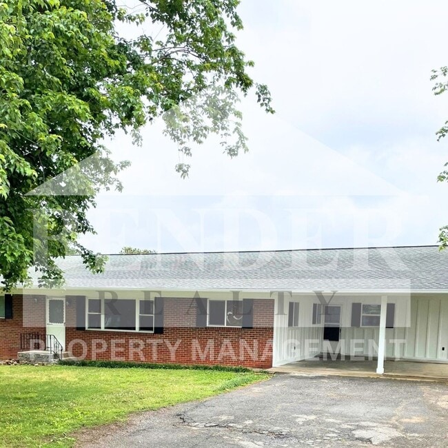 Building Photo - BRICK RANCH HOME IN THE CITY