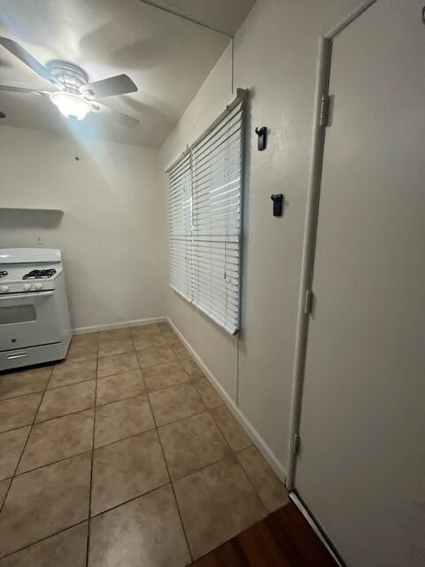 Photo - 1 bed 1 bath unit available close to downtown Tracy Unit D