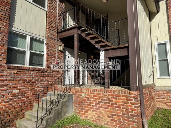 Building Photo - 5525 Jacksboro Pike Unit 06