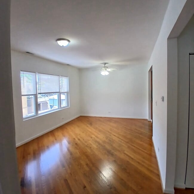 Photo - 5058 W Altgeld St