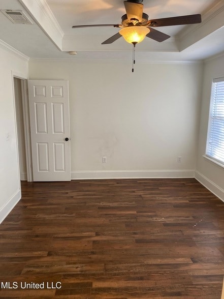 Photo - 209 Cherrybark Ln