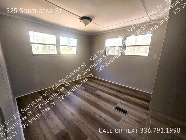 Photo - 325 Southstar St