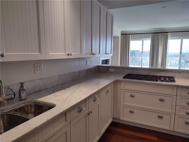1 Tower Dr Unit 303