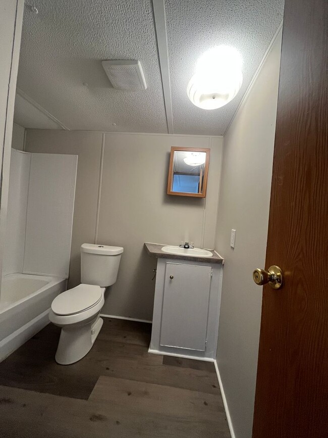 Photo - 1241 W Georgia Rd