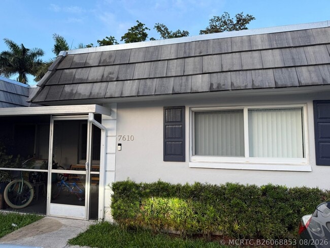 Building Photo - 7610 NW 73rd Terrace