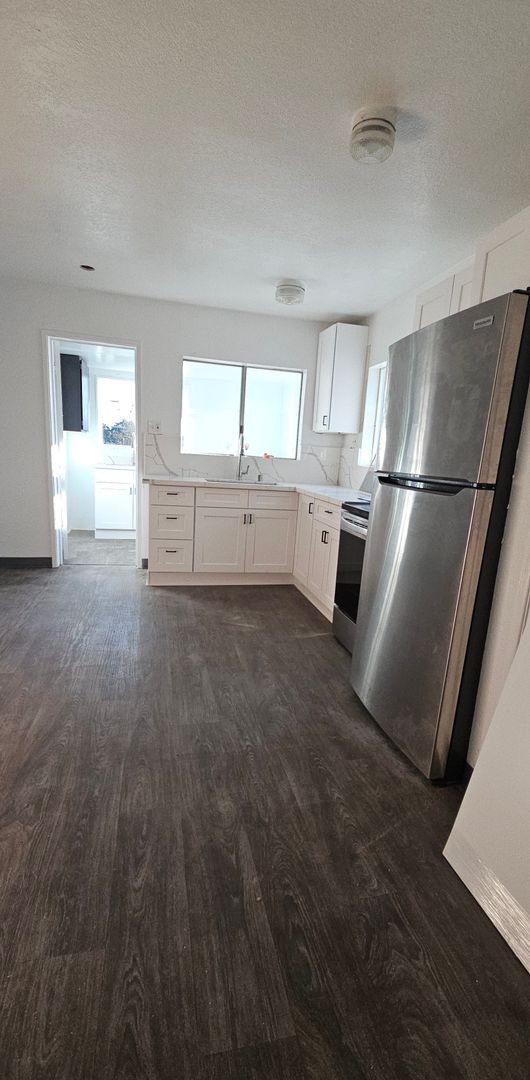 Photo - Duplex upper unit in Central District