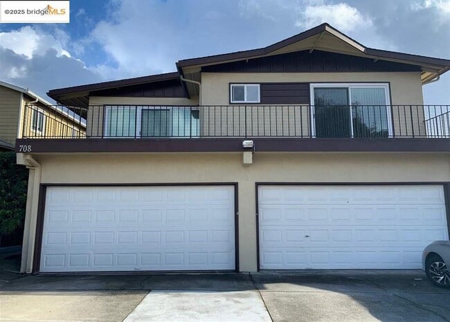 Building Photo - 708 Solano Ave Unit D Rental