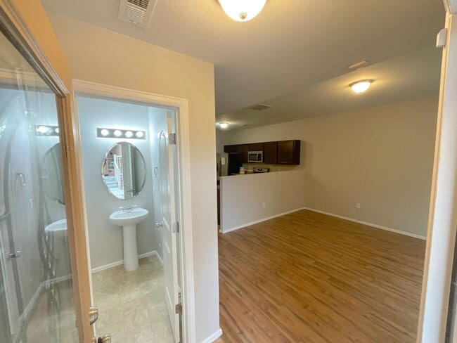 Photo - 3 Bedroom Townhome Available Near Barnes Rd & Peterson Rd!