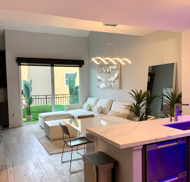 Photo - 4060 Glencoe Ave Unidad 303