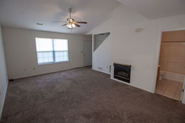 Photo - 1413-1415 Frideriki Unit 1415 N Frideriki