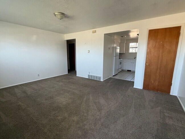 Building Photo - SINGLE FAMILY HOUSING - 2 bed/1 bath in Orem Unit 1585