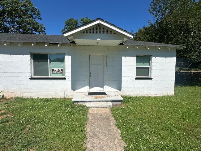 Building Photo - 1326 Barry St Unit 2