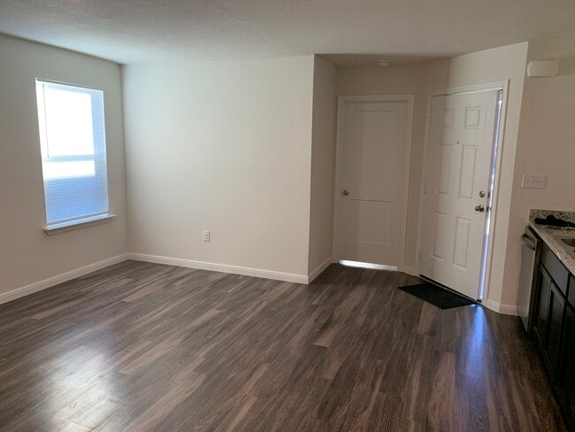 Photo - 1357 Beech St