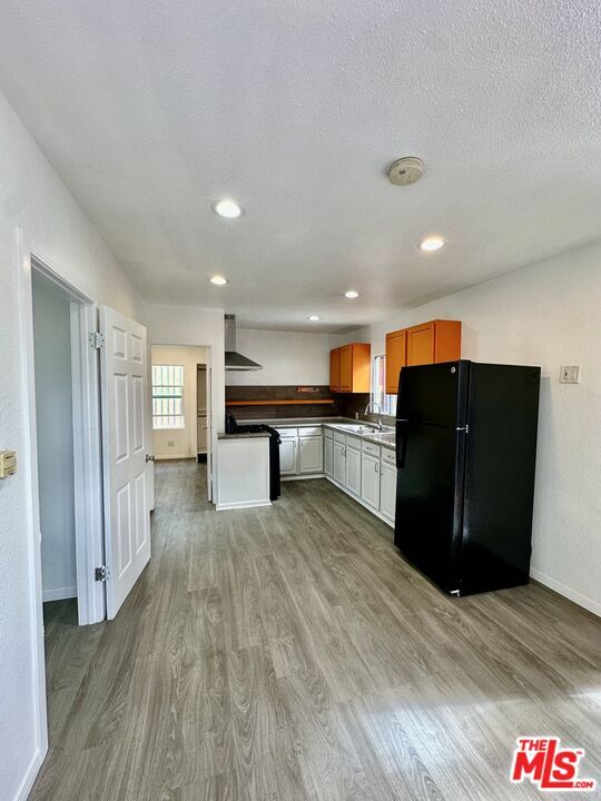 Photo - 523 1/2 W 56th St