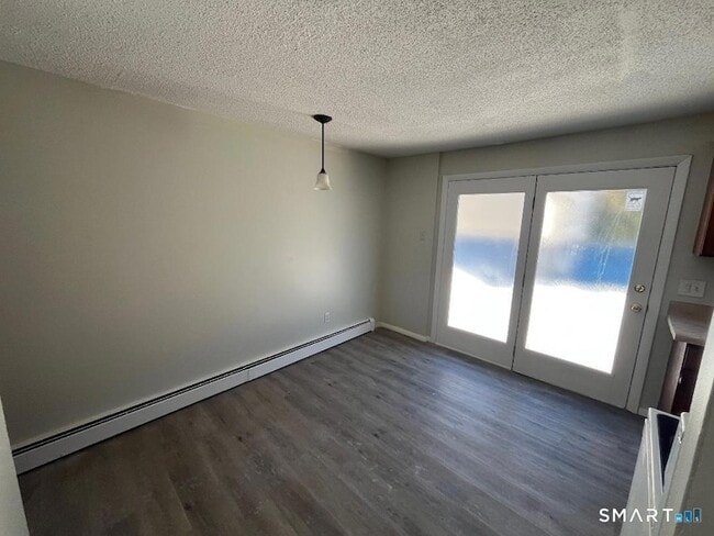 Photo - 633 Center St